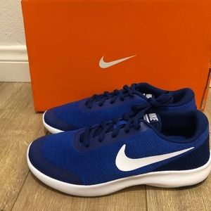 Nike Flex Experience sneakers